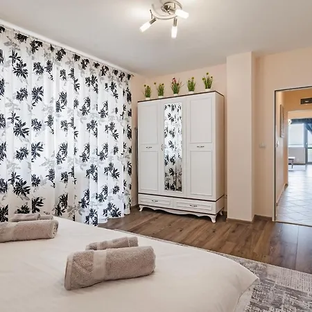 ивайло / Ivaylo Apartamento *